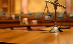 Jak zwracać się do sądu na rozprawie, by uniknąć błędów i nieporozumień