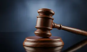 Czy adwokat może być karany? Sprawdź, jakie grożą mu kary