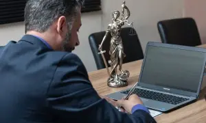 Jak wygląda rozprawa apelacyjna? Kluczowe informacje i etapy procesu