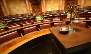 Wyłączenie jawności rozprawy – co to znaczy i jakie ma konsekwencje?