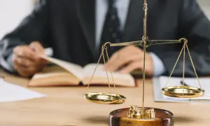 Czy adwokat z urzędu jest skuteczny? Sprawdź, co musisz wiedzieć