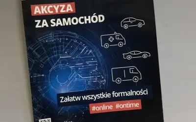 Banderola z napisem "AKCYZA ZA SAMOCHÓD" i ikonami pojazdów. Hasło "Załatw wszystkie formalności #online #ontime".