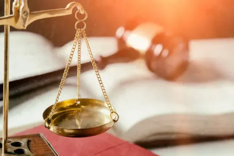 Czy kasacja wstrzymuje wykonanie wyroku? Sprawdź, co musisz wiedzieć