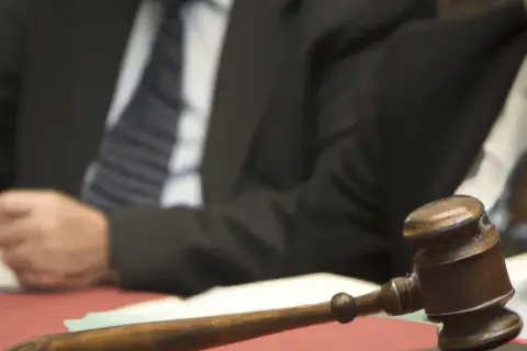 Czy warto odwoływać się od wyroku sądu? Sprawdź, co zyskasz