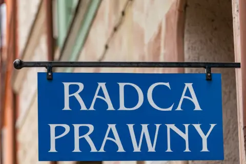 Ile kosztuje wizyta u radcy prawnego? Sprawdź ceny i porady