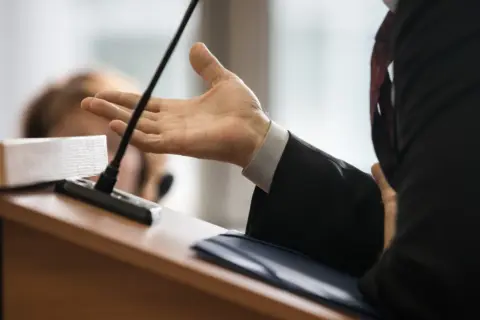Przesłuchanie świadka w sądzie: krok po kroku - co warto wiedzieć