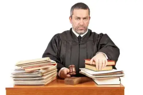 Sąd penitencjarny – co to jest i jakie ma znaczenie w prawie?