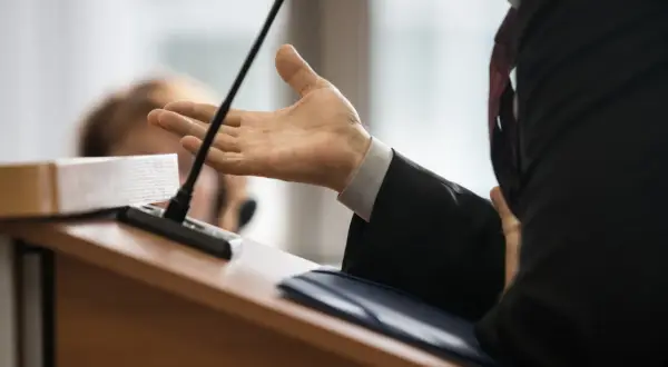 Przesłuchanie świadka w sądzie: krok po kroku - co warto wiedzieć