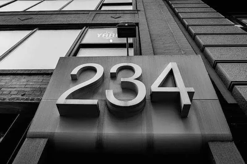 Zdjęcie Jak zmienić adres spółki w KRS - uniknij kosztownych błędów
